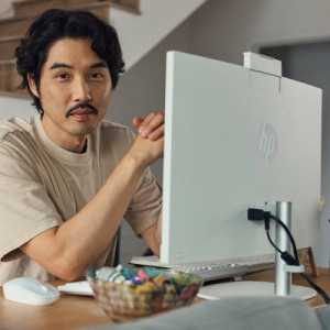 COMPUTADOR DE SECRETÁRIA HP ALL-IN-ONE 23.8' FHD U7-155U 8G 512GB SSD W11H BRANCO